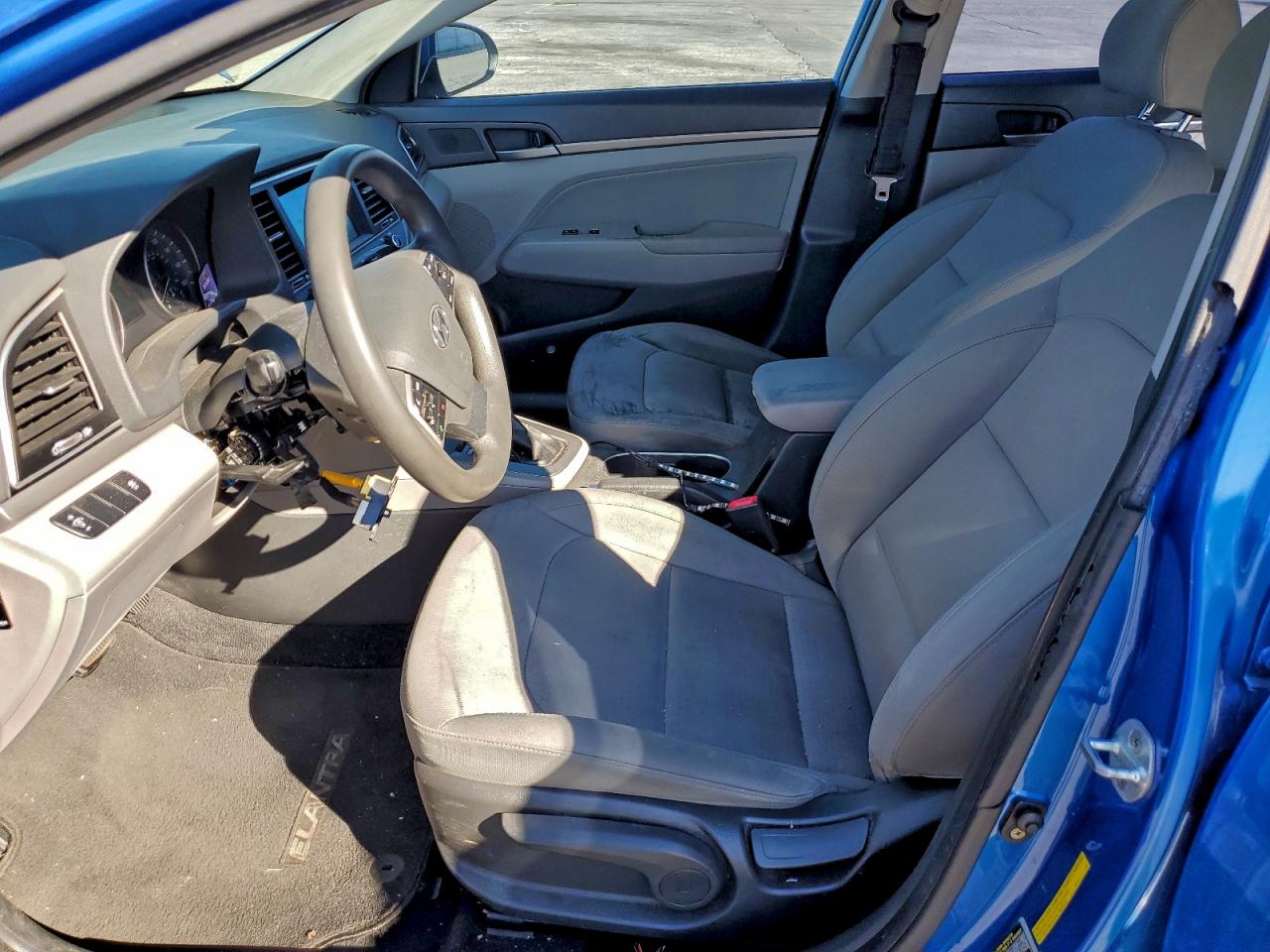 2017 HYUNDAI ELANTRA SE photo 7