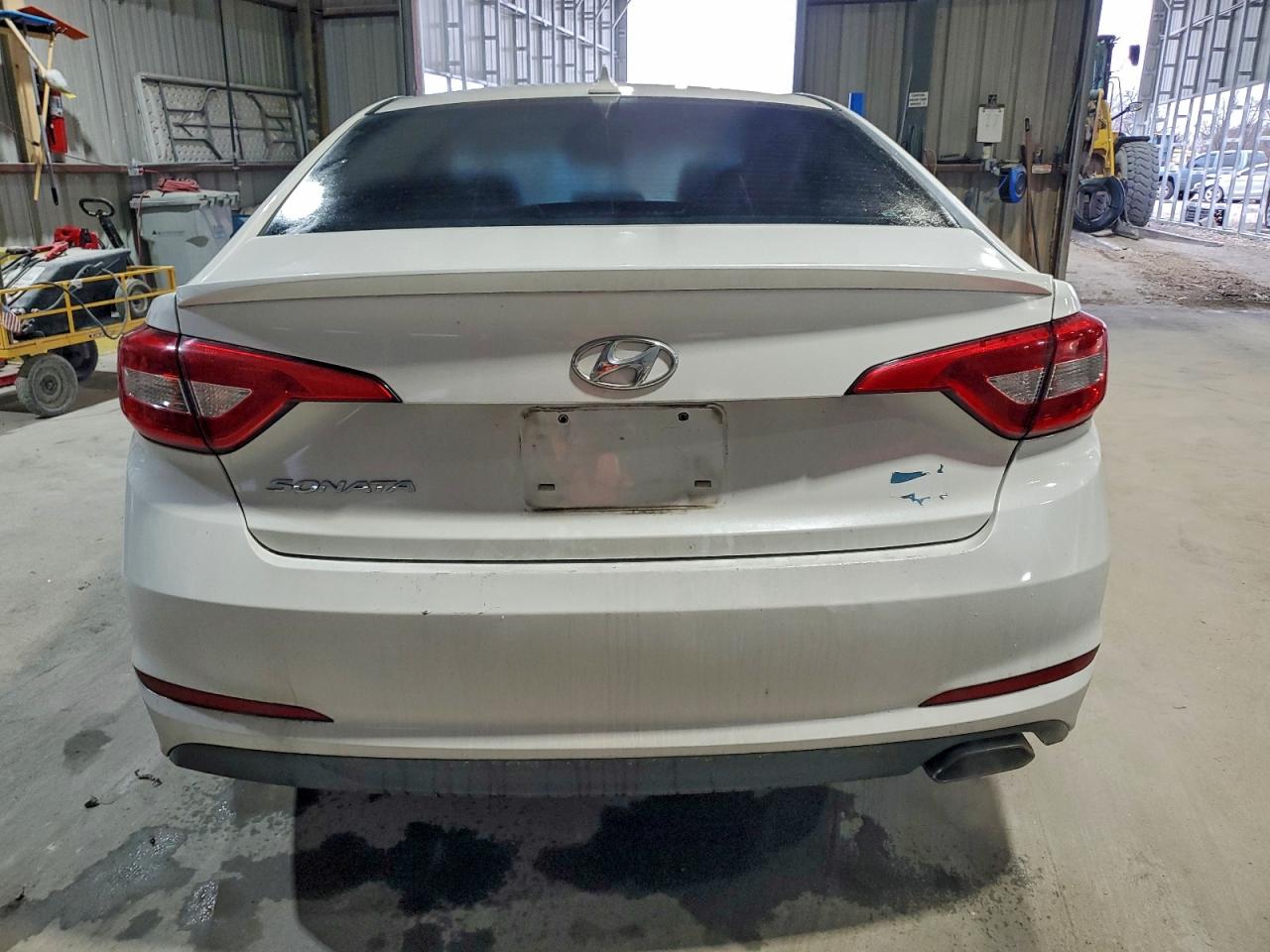 2015 HYUNDAI SONATA SE photo 6