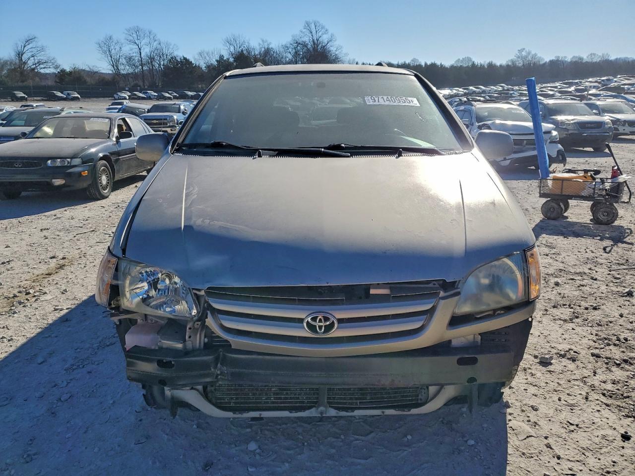 2002 TOYOTA SIENNA LE photo 9