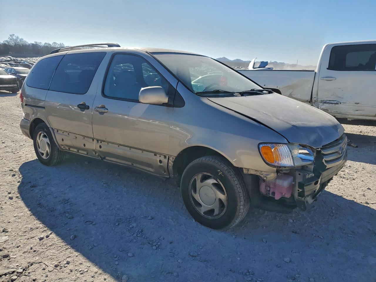 2002 TOYOTA SIENNA LE photo 7