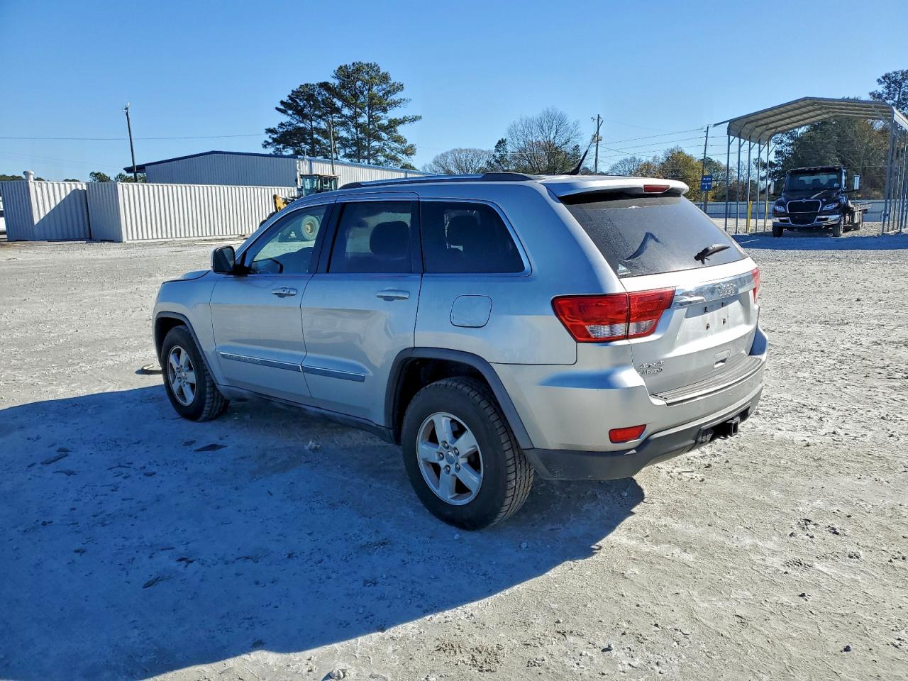 2011 JEEP GRAND CHEROKEE LAREDO photo 3