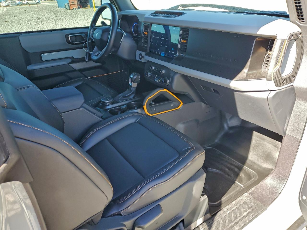 2022 FORD BRONCO BASE photo 22