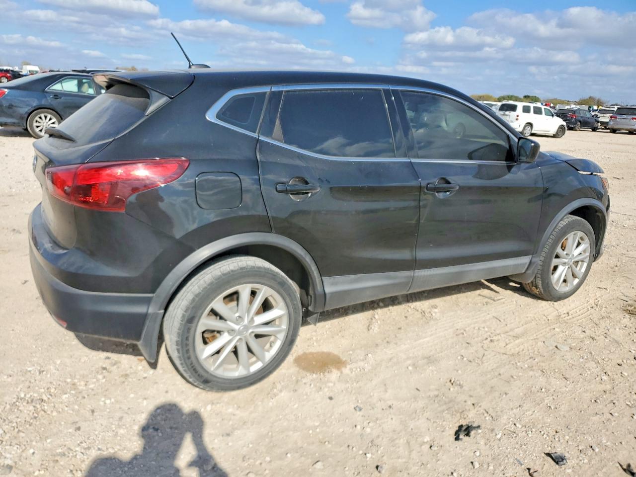 2018 NISSAN ROGUE SPORT S photo 3