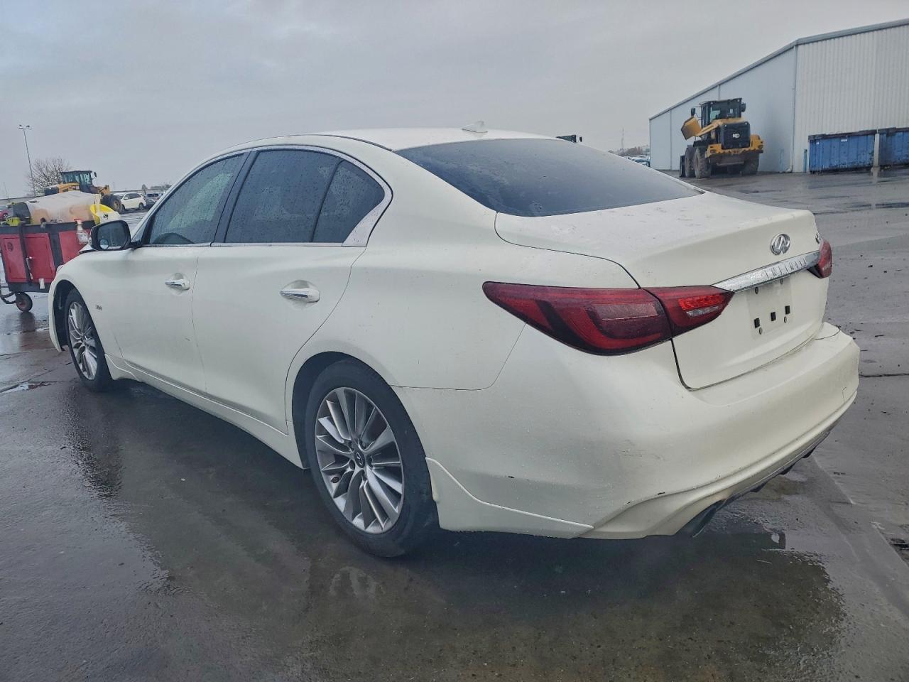 2018 INFINITI Q50 LUXE photo 2