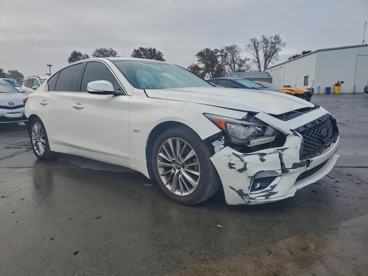 2018 INFINITI Q50 LUXE photo 4