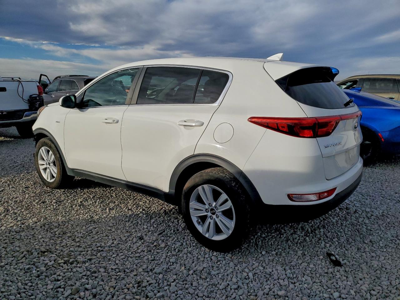 2017 KIA SPORTAGE LX photo 2