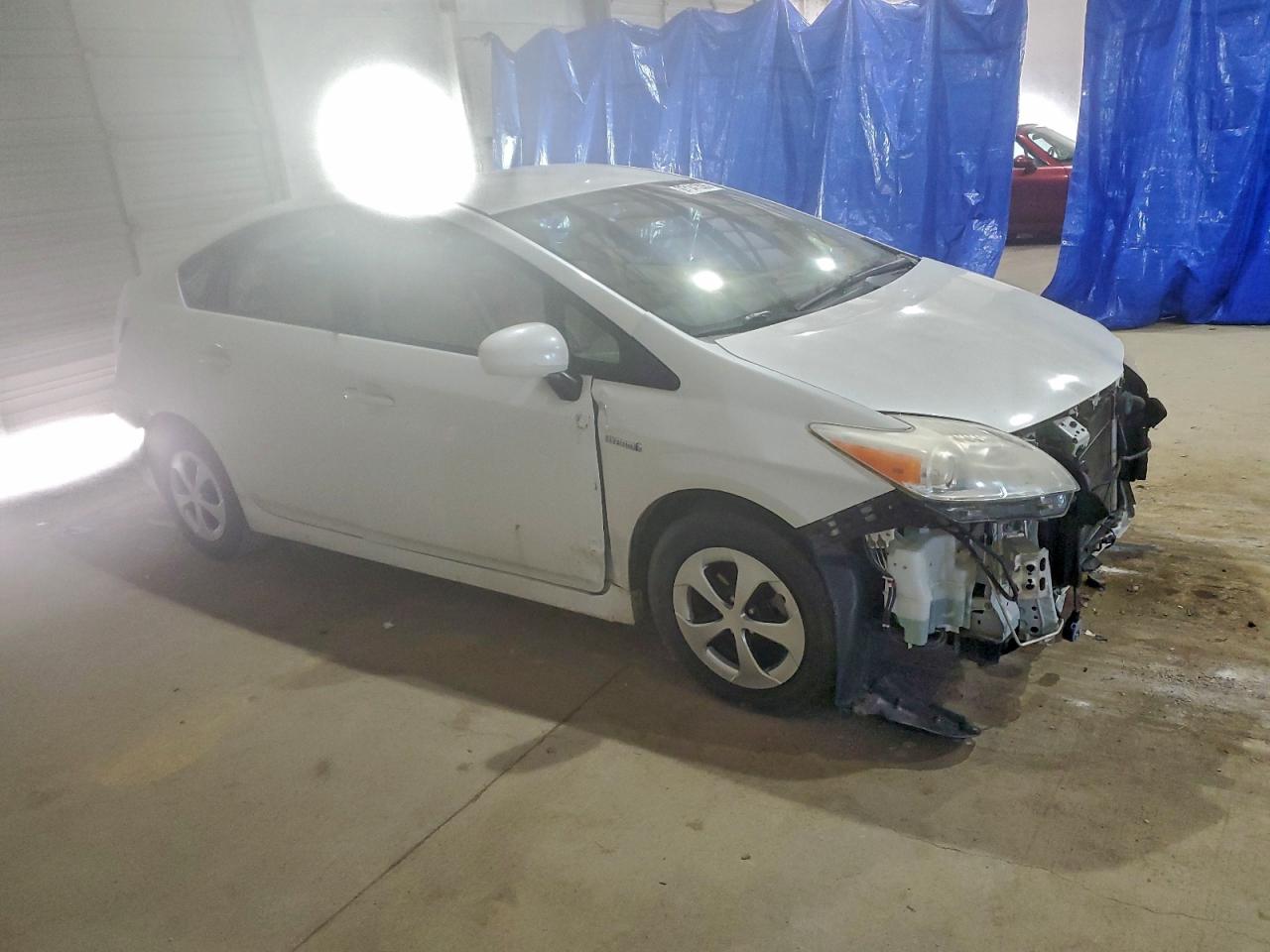 2014 TOYOTA PRIUS photo 7
