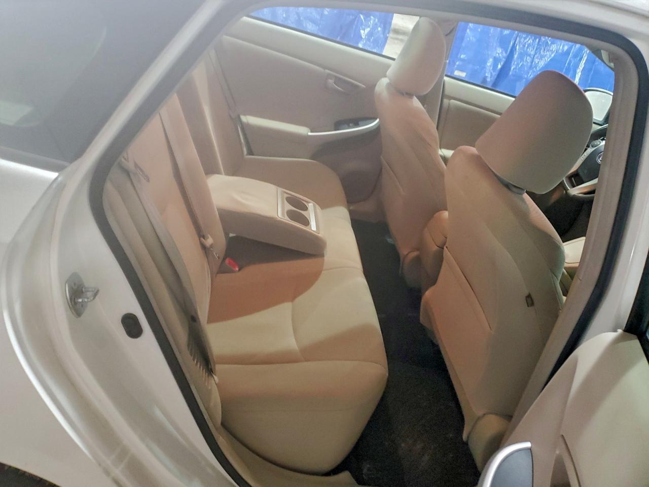 2014 TOYOTA PRIUS photo 19
