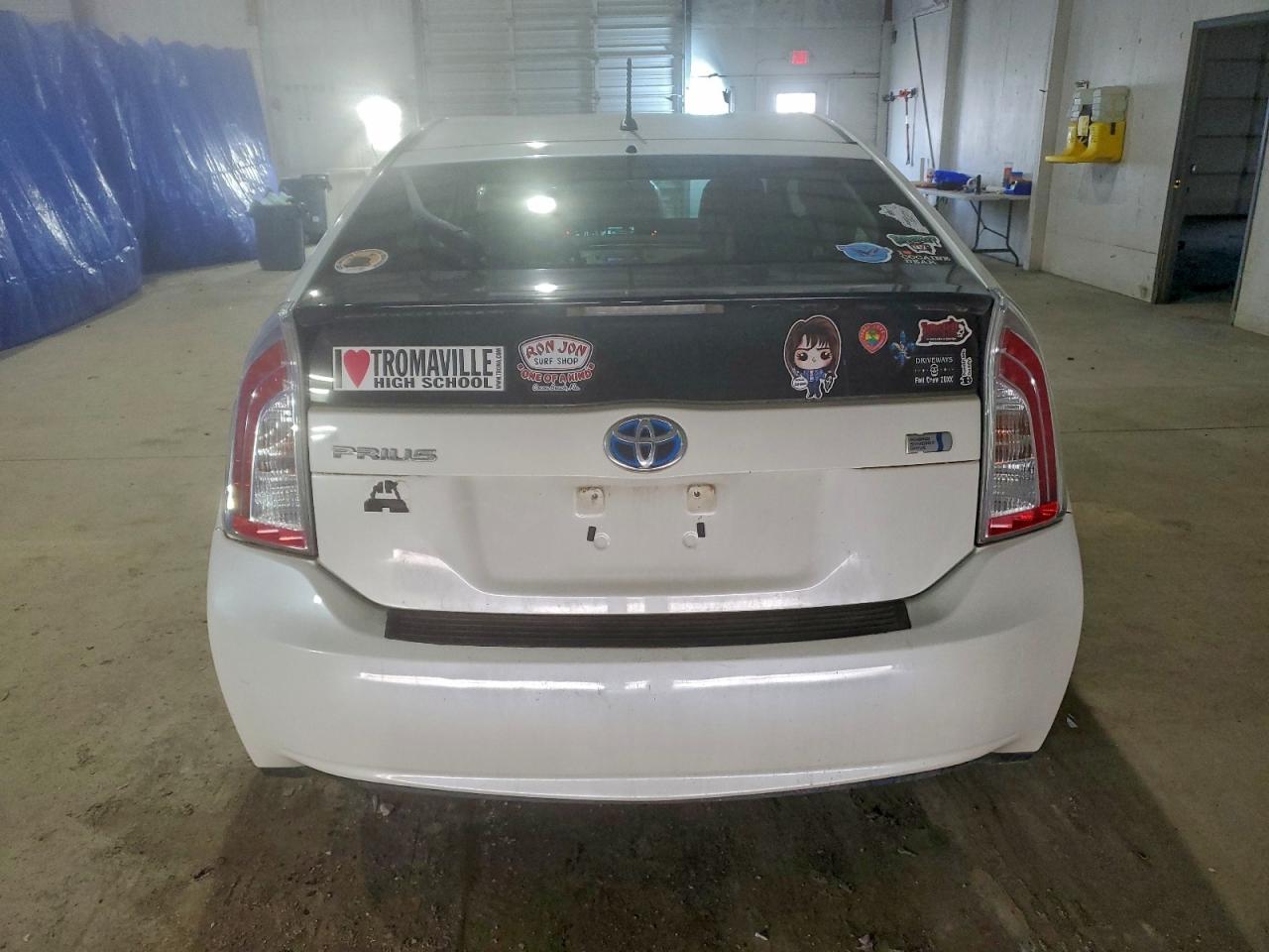 2014 TOYOTA PRIUS photo 11