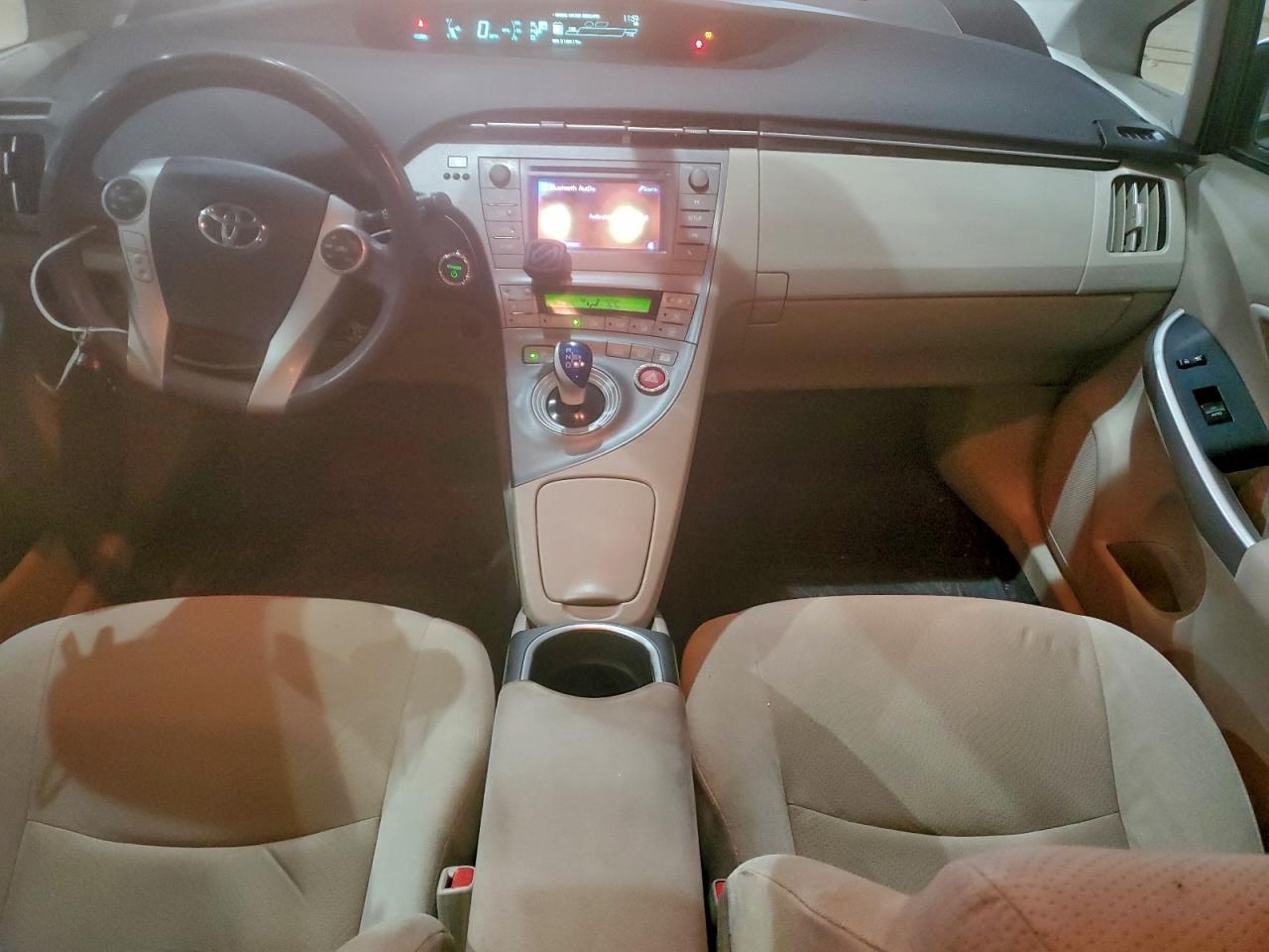 2014 TOYOTA PRIUS photo 15
