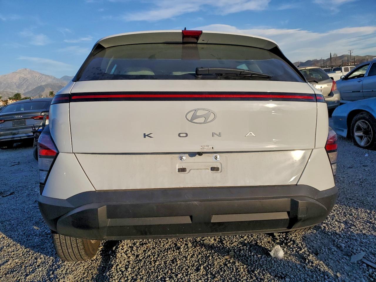 2025 HYUNDAI KONA SE photo 11