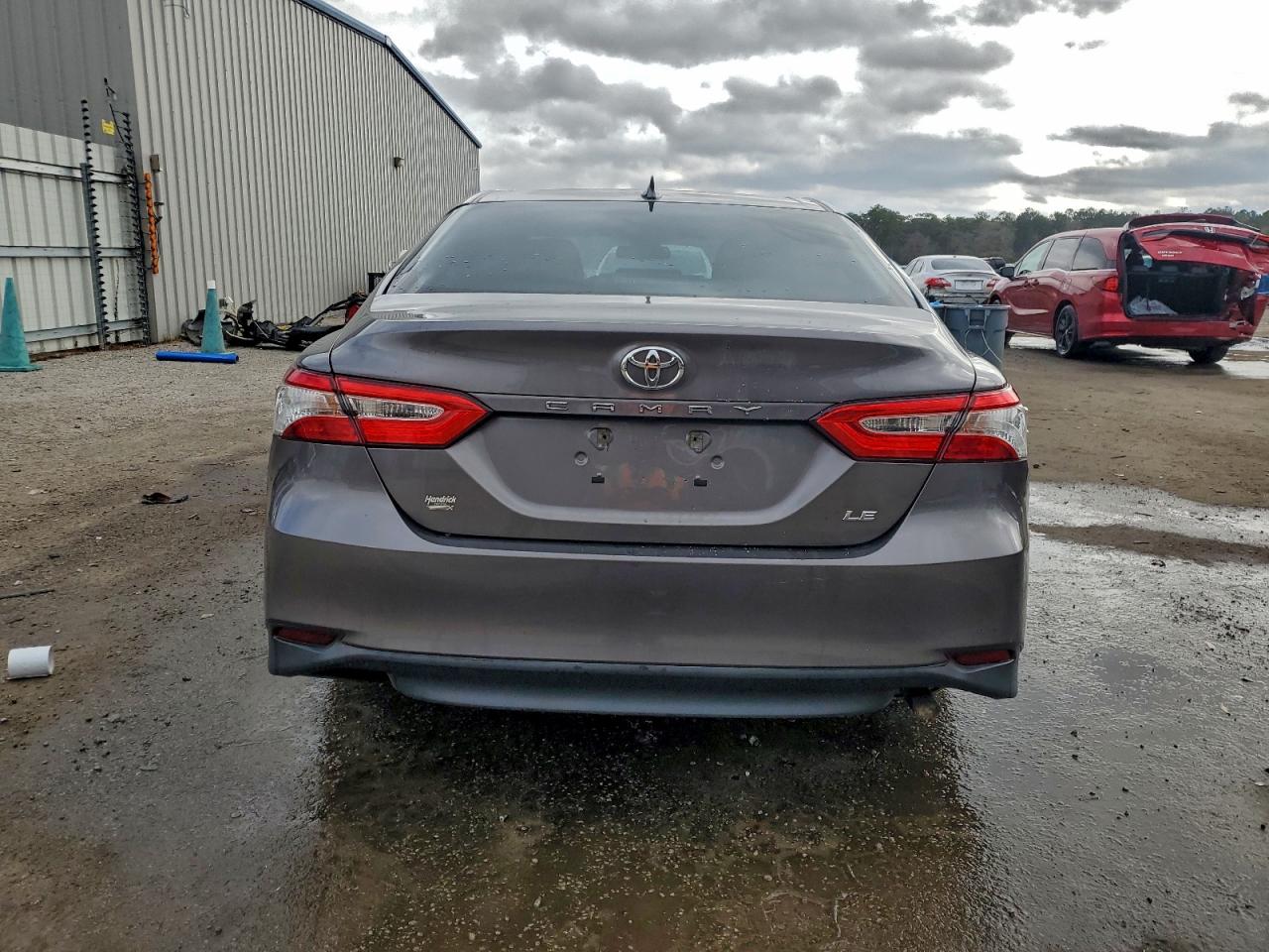 2020 TOYOTA CAMRY LE photo 6
