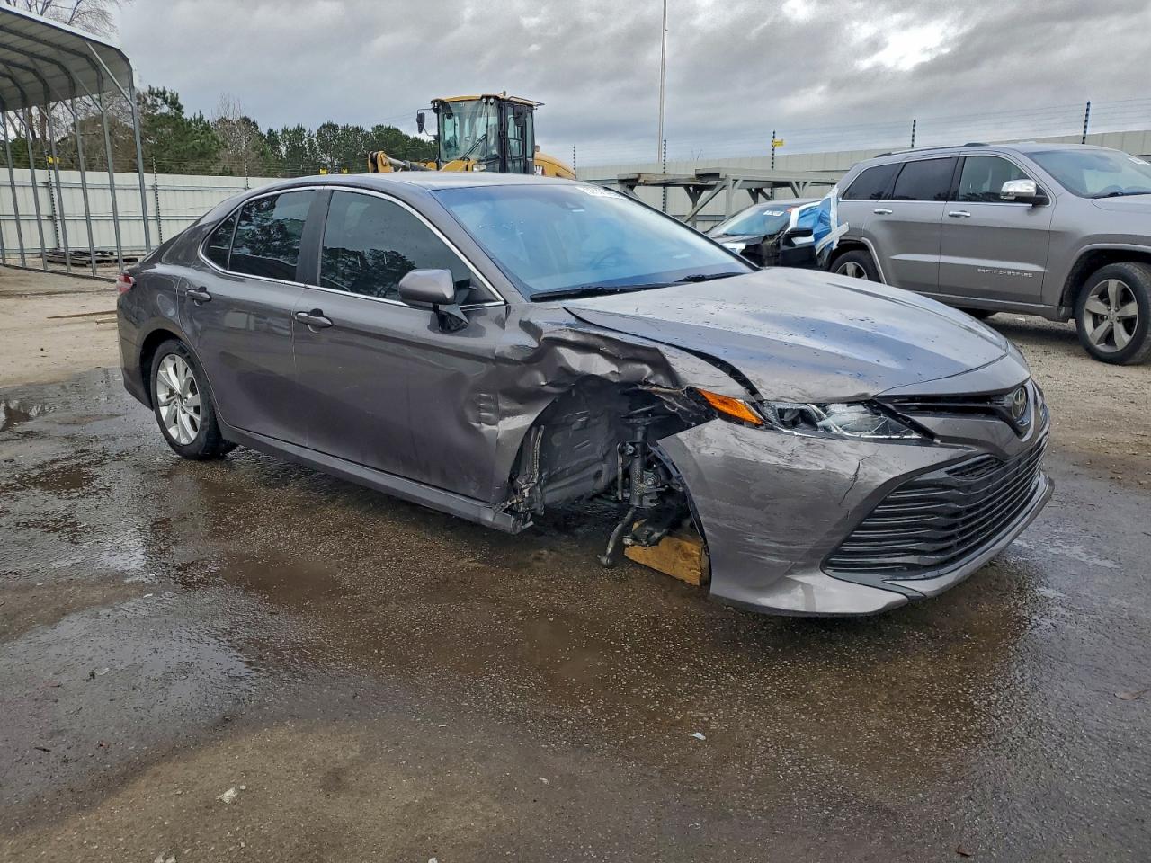 2020 TOYOTA CAMRY LE photo 4