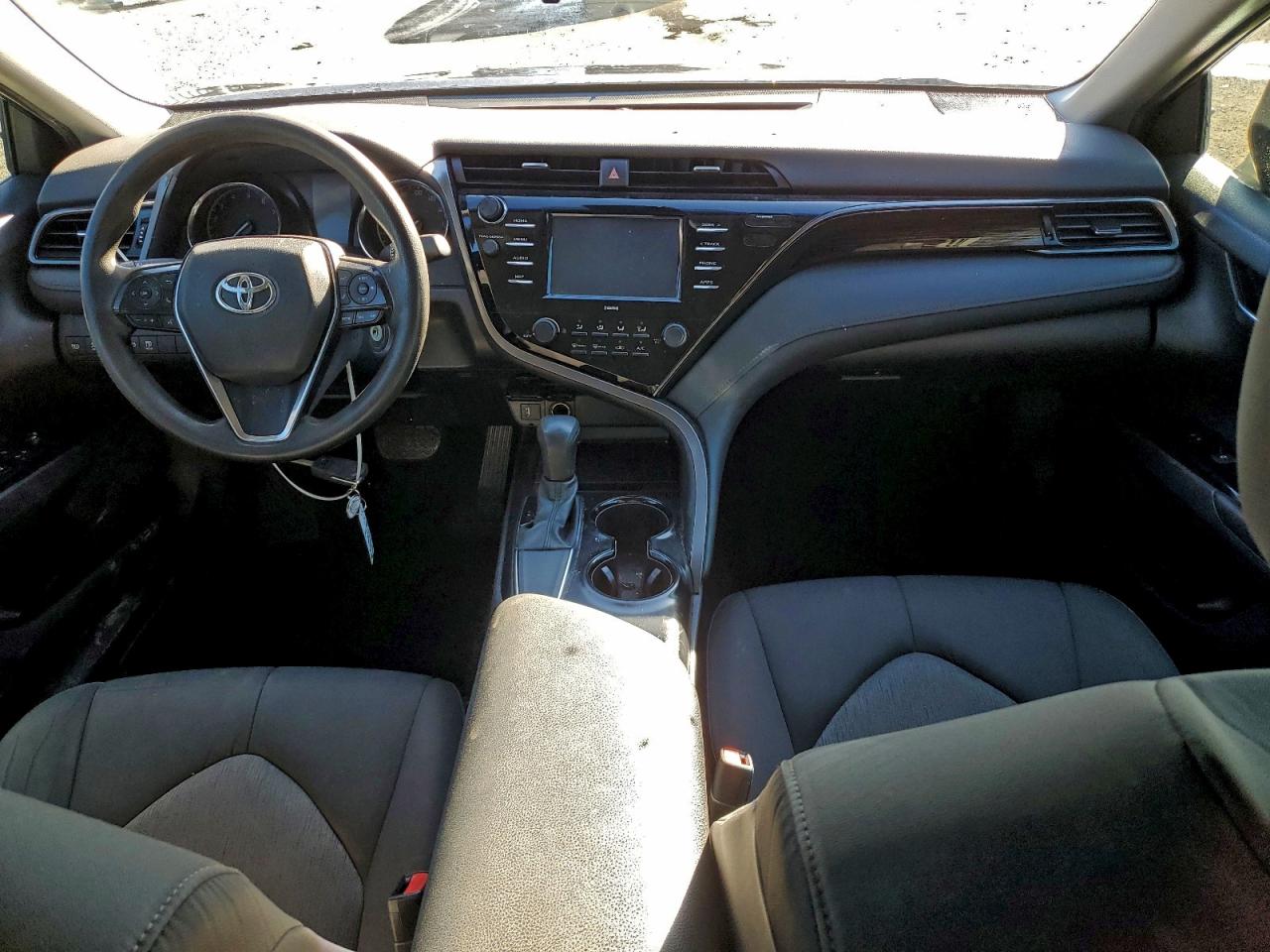2020 TOYOTA CAMRY LE photo 8