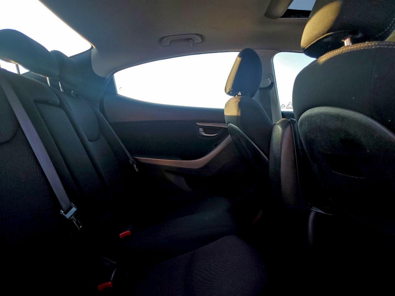 2016 HYUNDAI ELANTRA SE photo 19