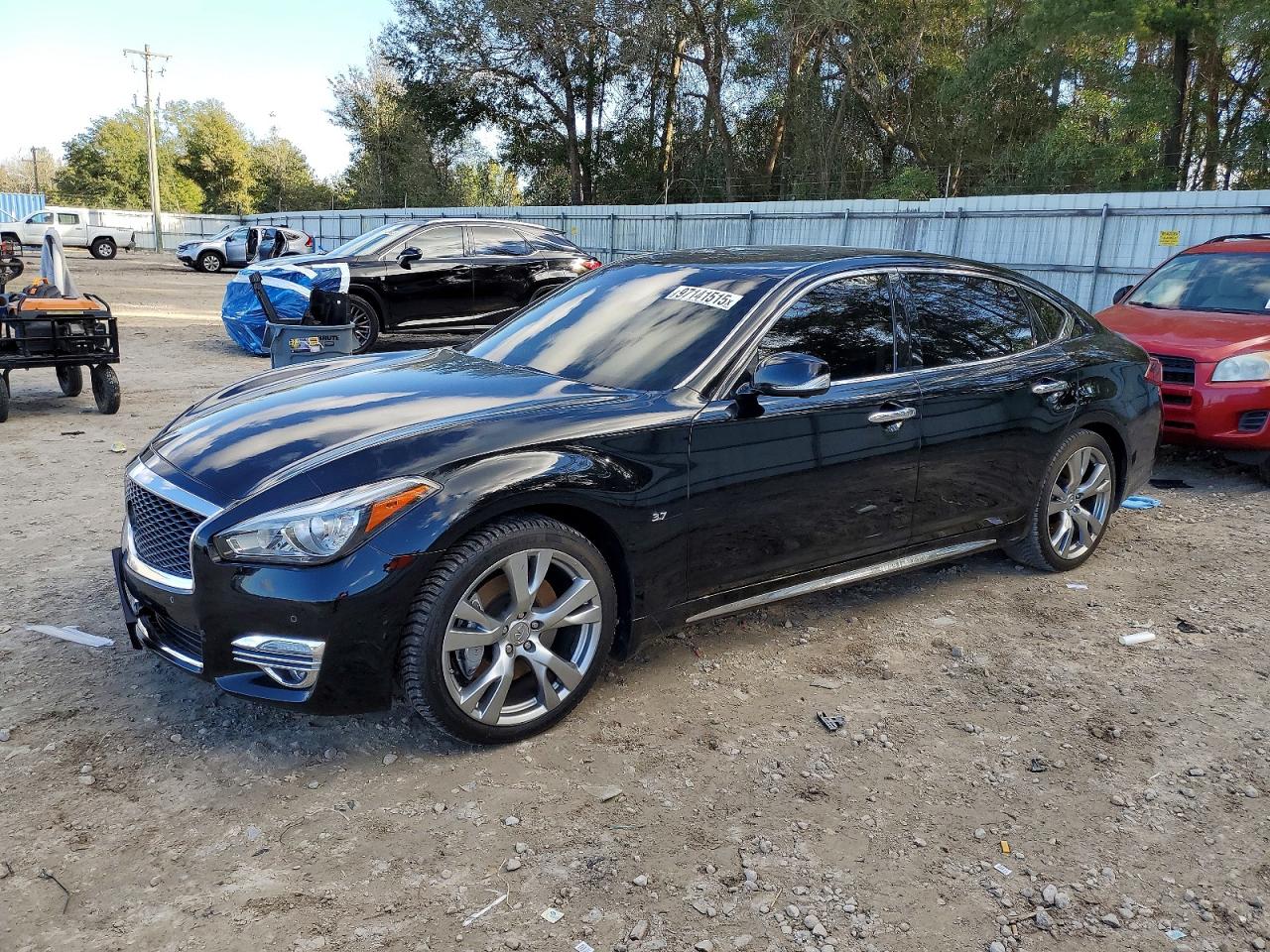 2015 INFINITI Q70L