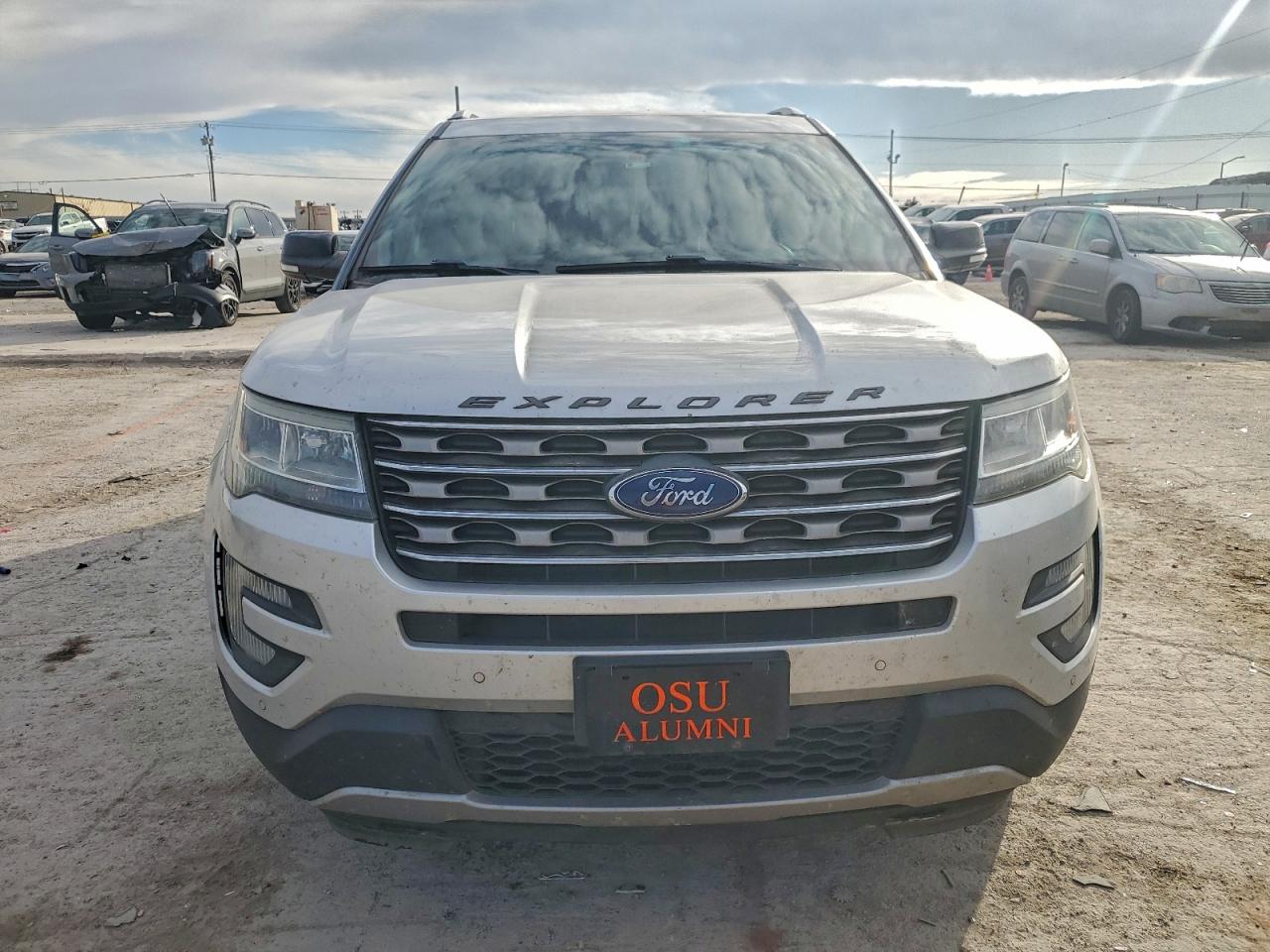 2016 FORD EXPLORER XLT photo 5