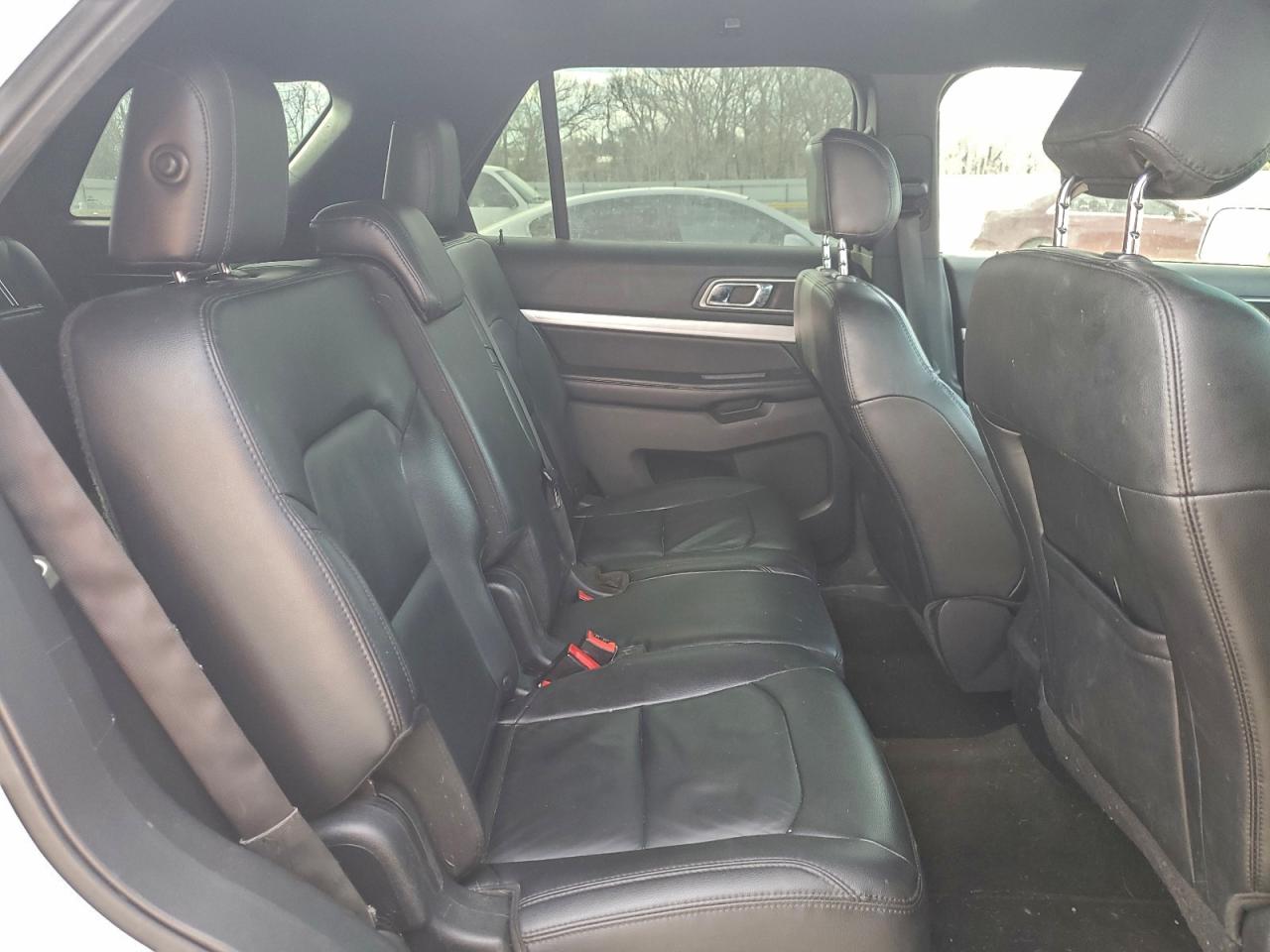 2016 FORD EXPLORER XLT photo 11