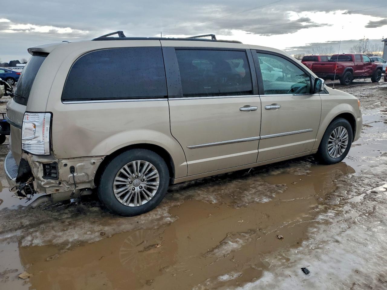 2015 CHRYSLER TOWN & COUNTRY TOURING L photo 3