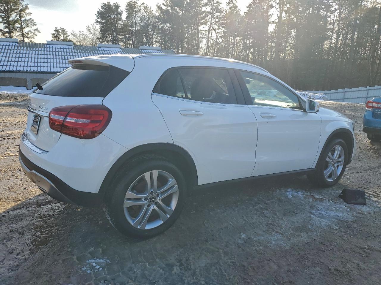 2019 MERCEDES-BENZ GLA 250 4MATIC photo 3