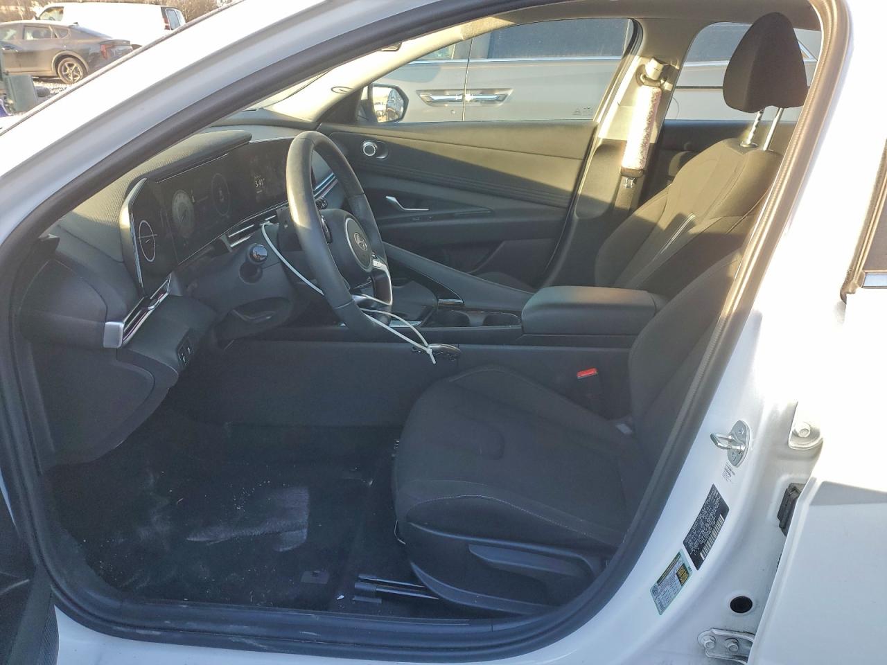 2024 HYUNDAI ELANTRA SEL photo 7