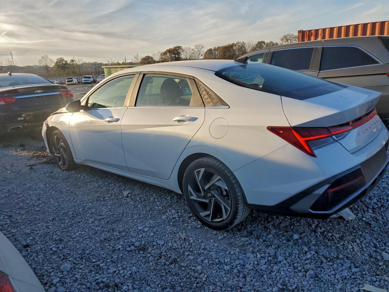 2024 HYUNDAI ELANTRA SEL photo 2