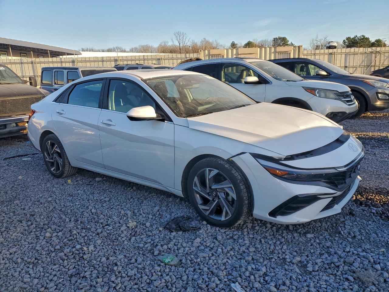 2024 HYUNDAI ELANTRA SEL photo 4