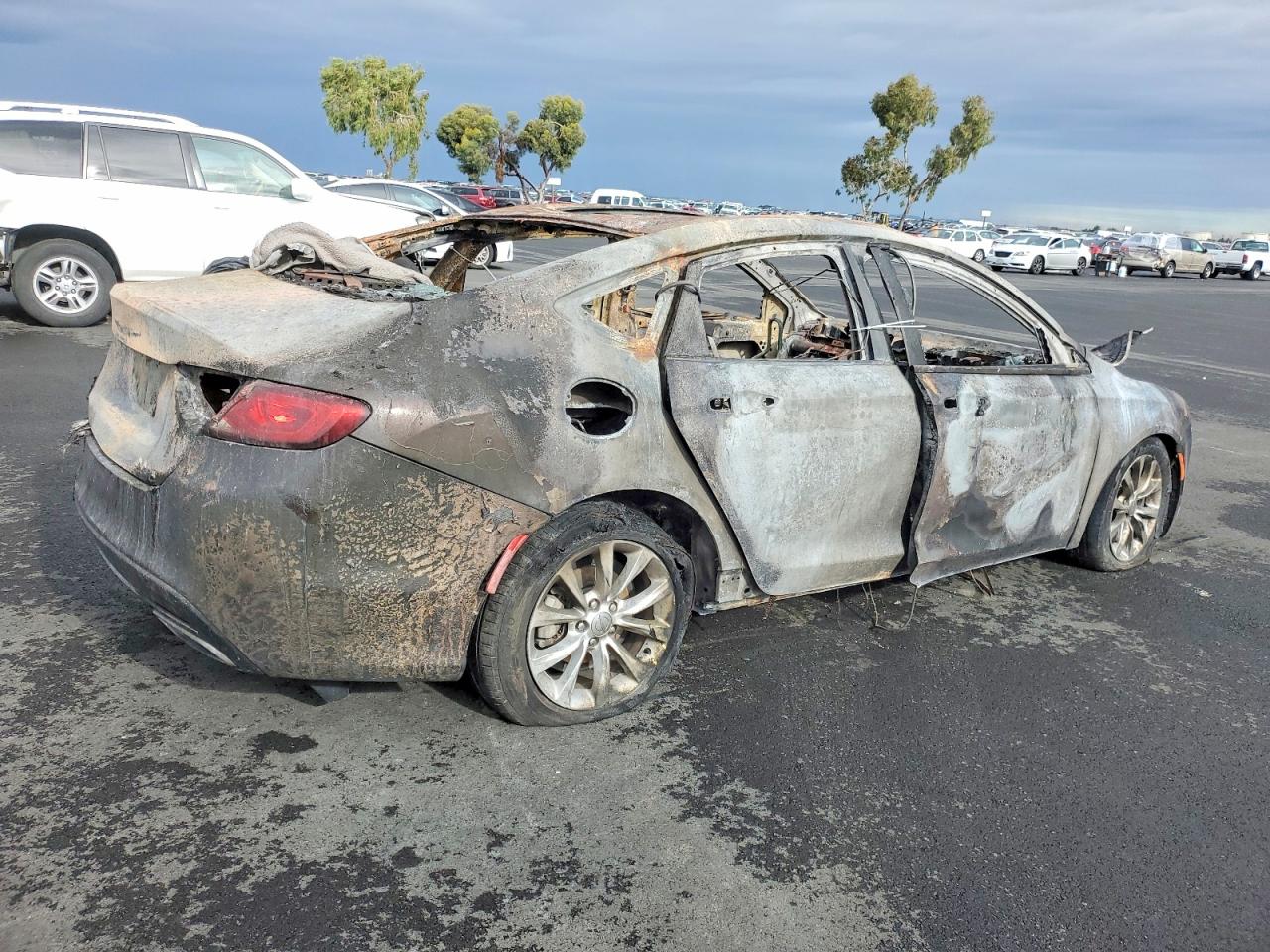 2015 CHRYSLER 200 C photo 3