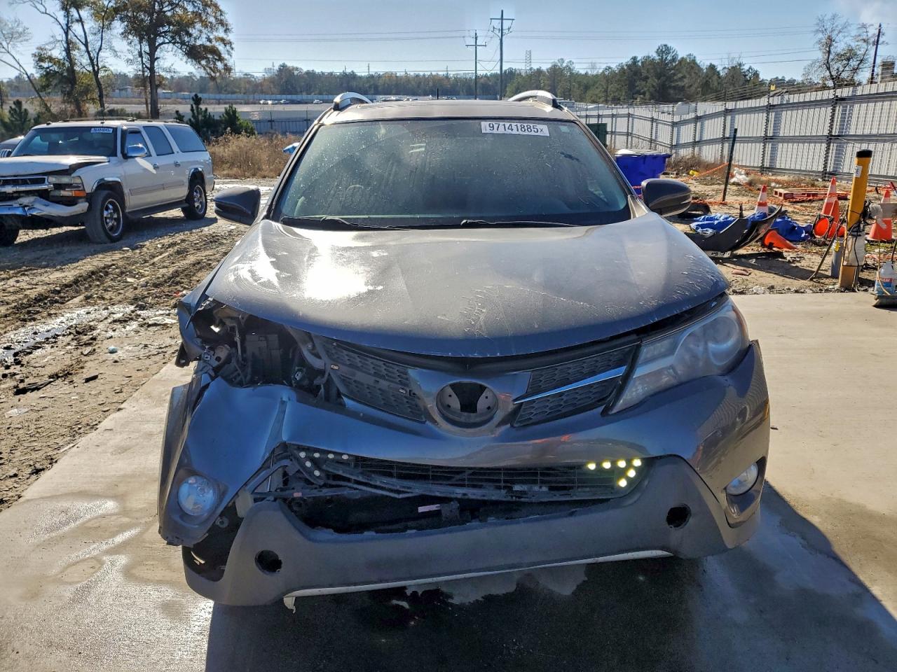 2015 TOYOTA RAV4 XLE photo 5