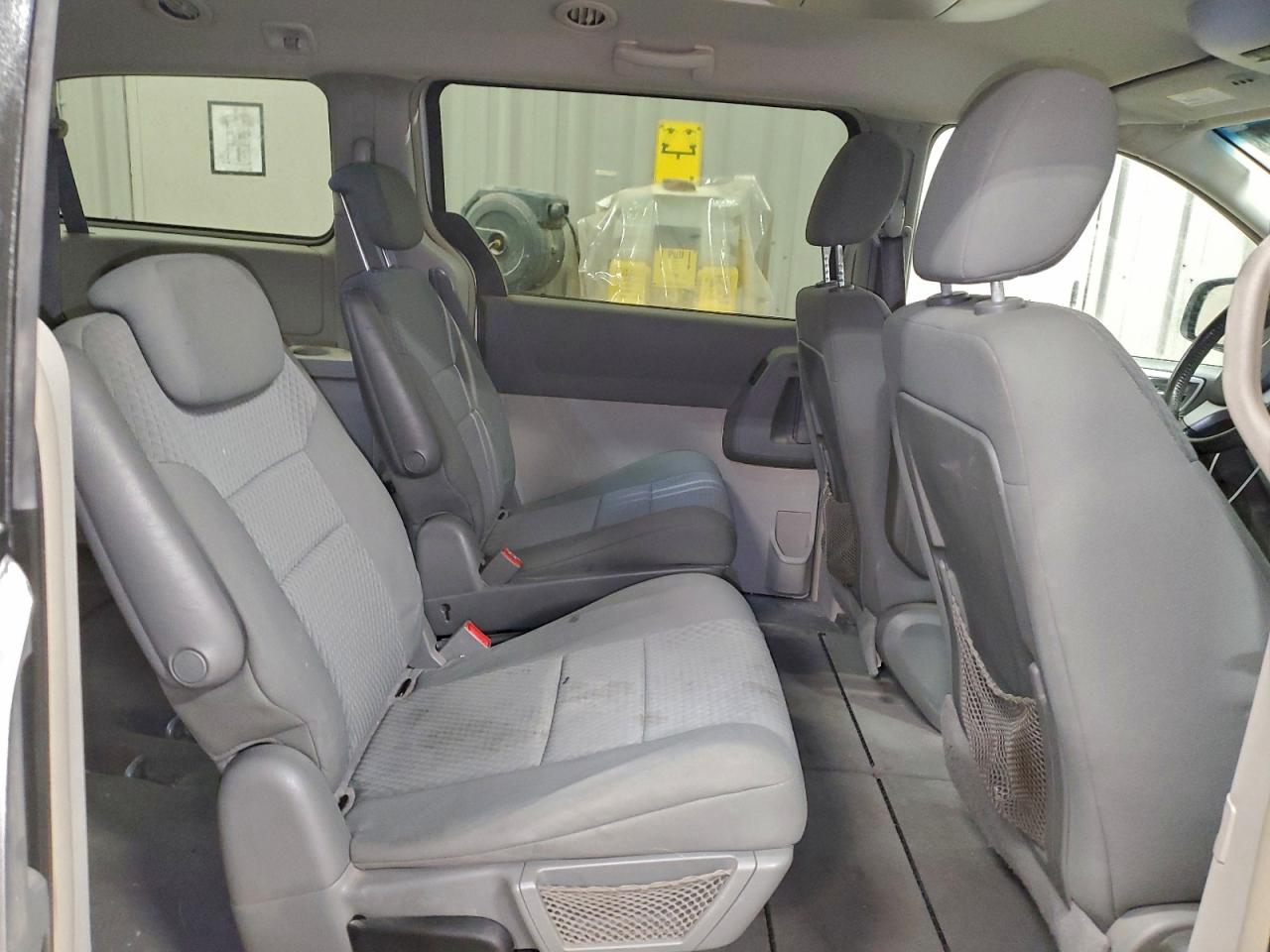 2010 CHRYSLER TOWN & COUNTRY TOURING photo 11