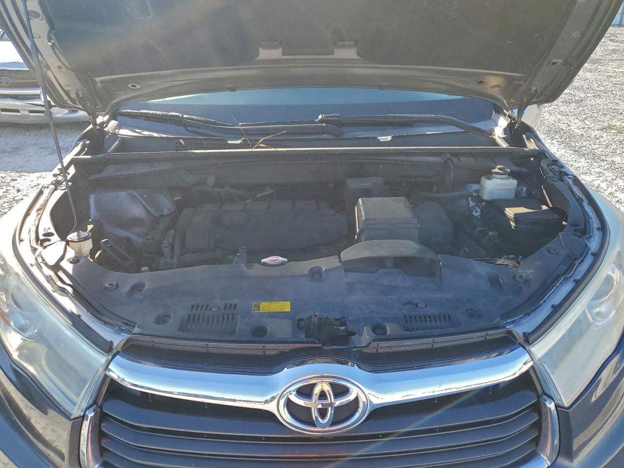 2016 TOYOTA HIGHLANDER LE photo 34