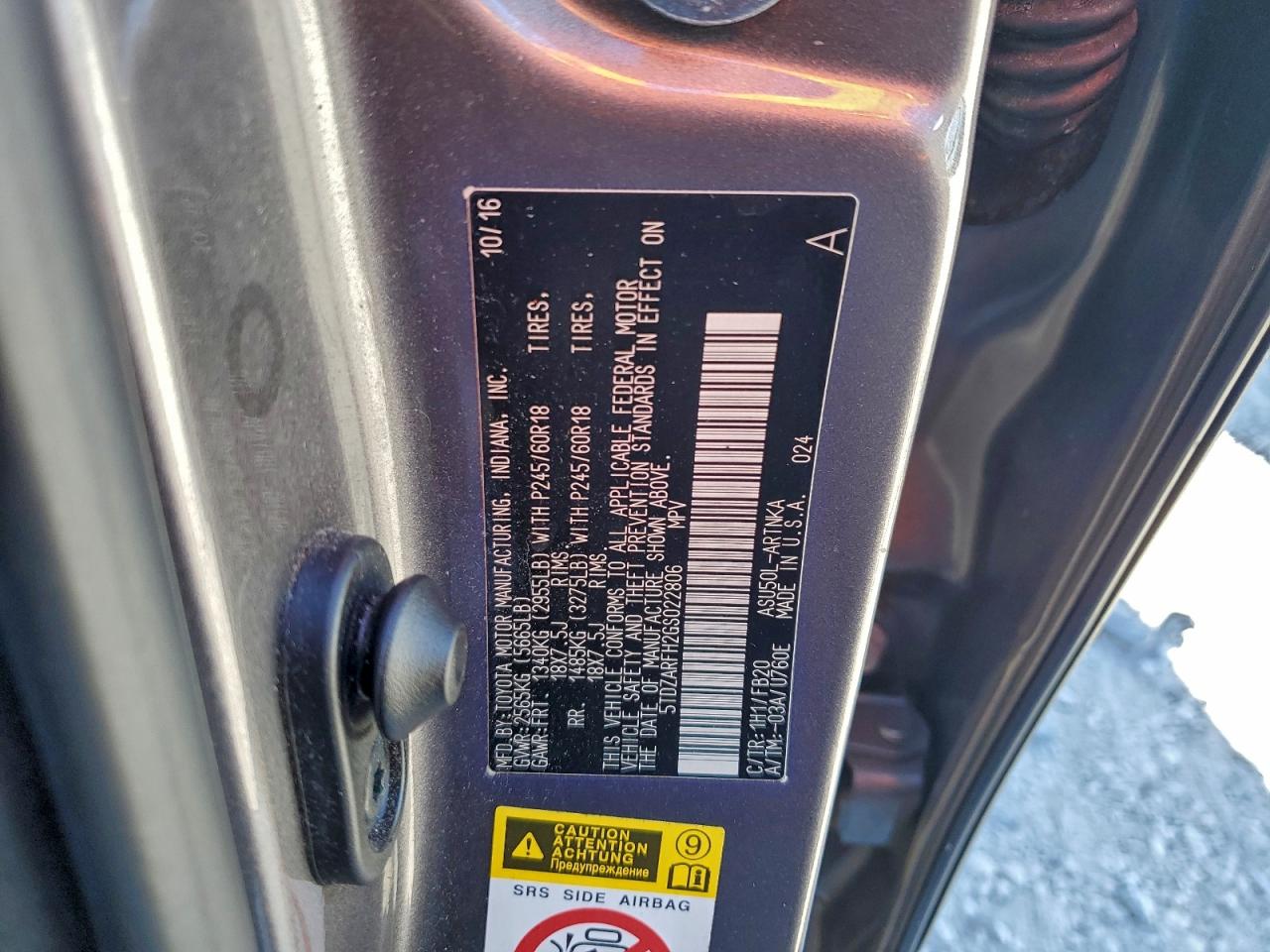 2016 TOYOTA HIGHLANDER LE photo 37