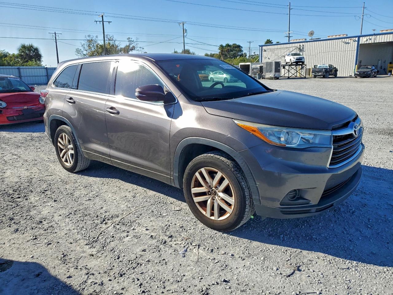 2016 TOYOTA HIGHLANDER LE photo 10