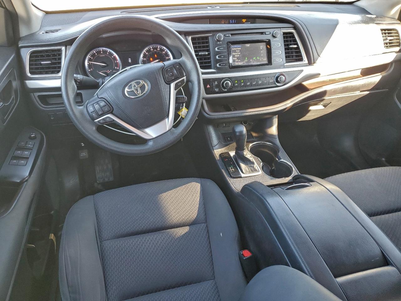 2016 TOYOTA HIGHLANDER LE photo 22
