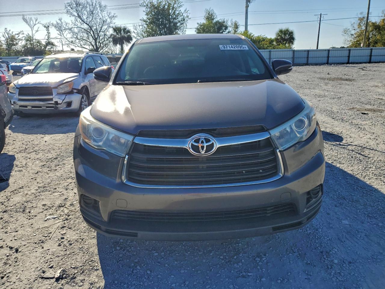 2016 TOYOTA HIGHLANDER LE photo 13