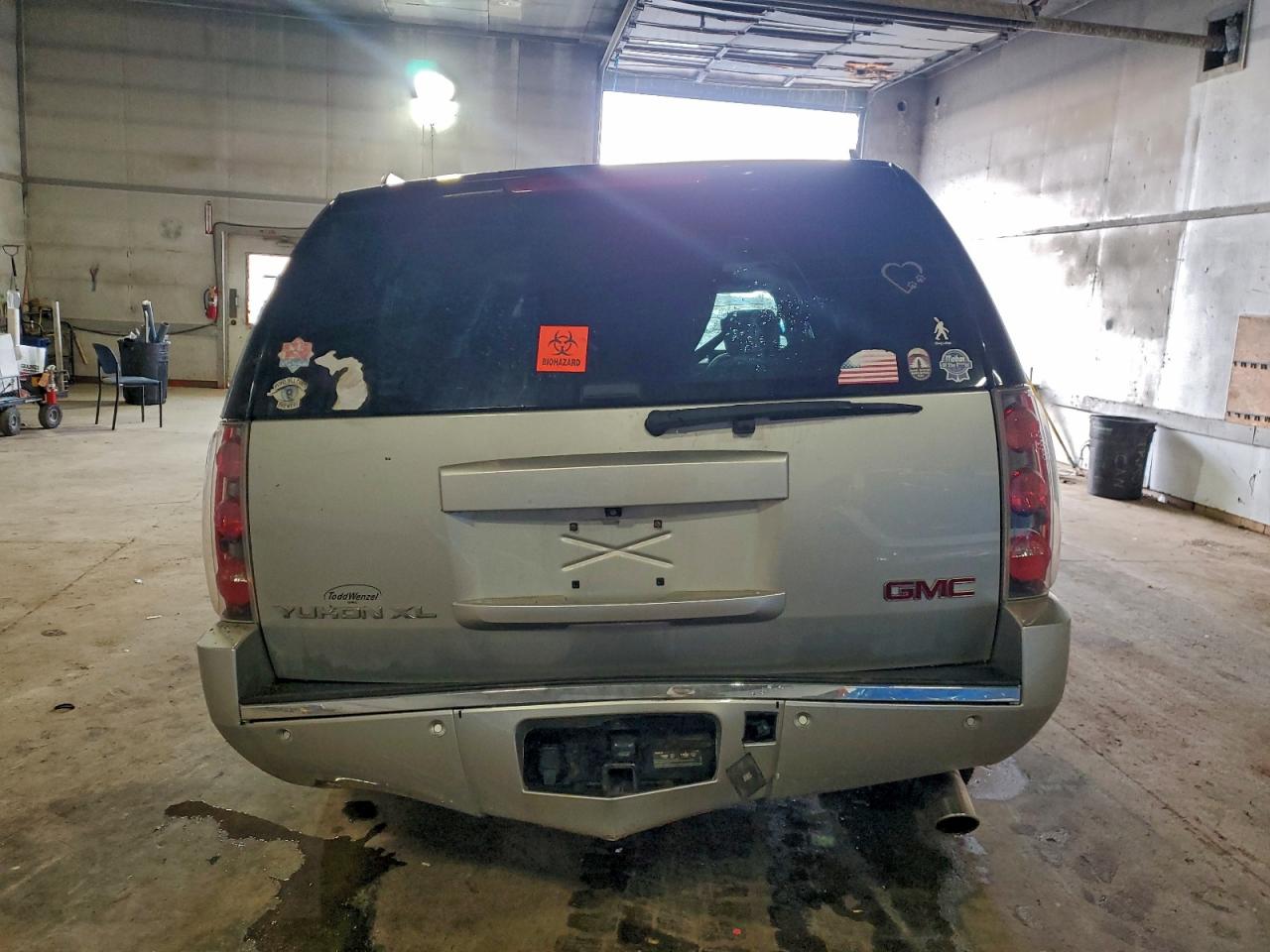 2013 GMC YUKON XL DENALI photo 16