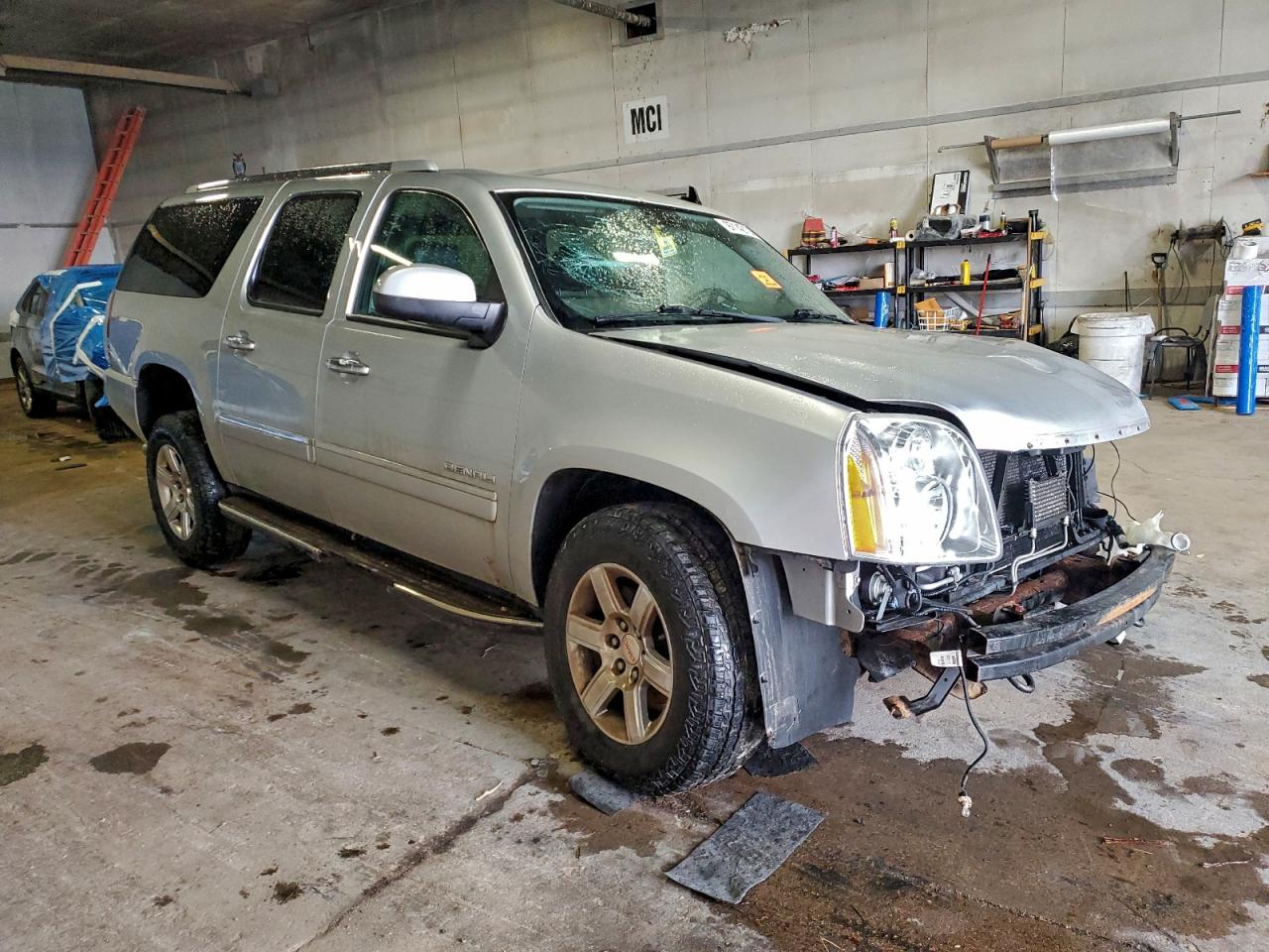 2013 GMC YUKON XL DENALI photo 10
