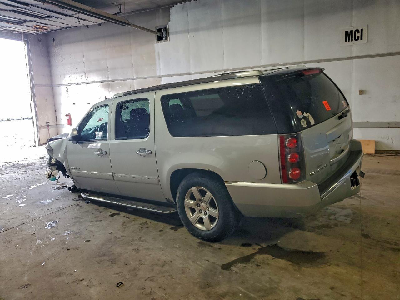 2013 GMC YUKON XL DENALI photo 4