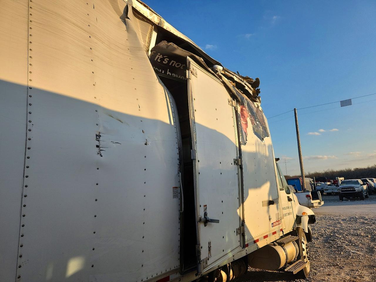 2018 INTERNATIONAL 4300 BOX TRUCK photo 9