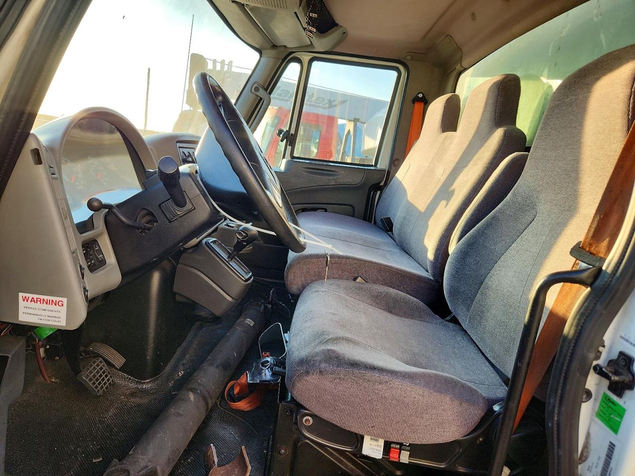 2018 INTERNATIONAL 4300 BOX TRUCK photo 5