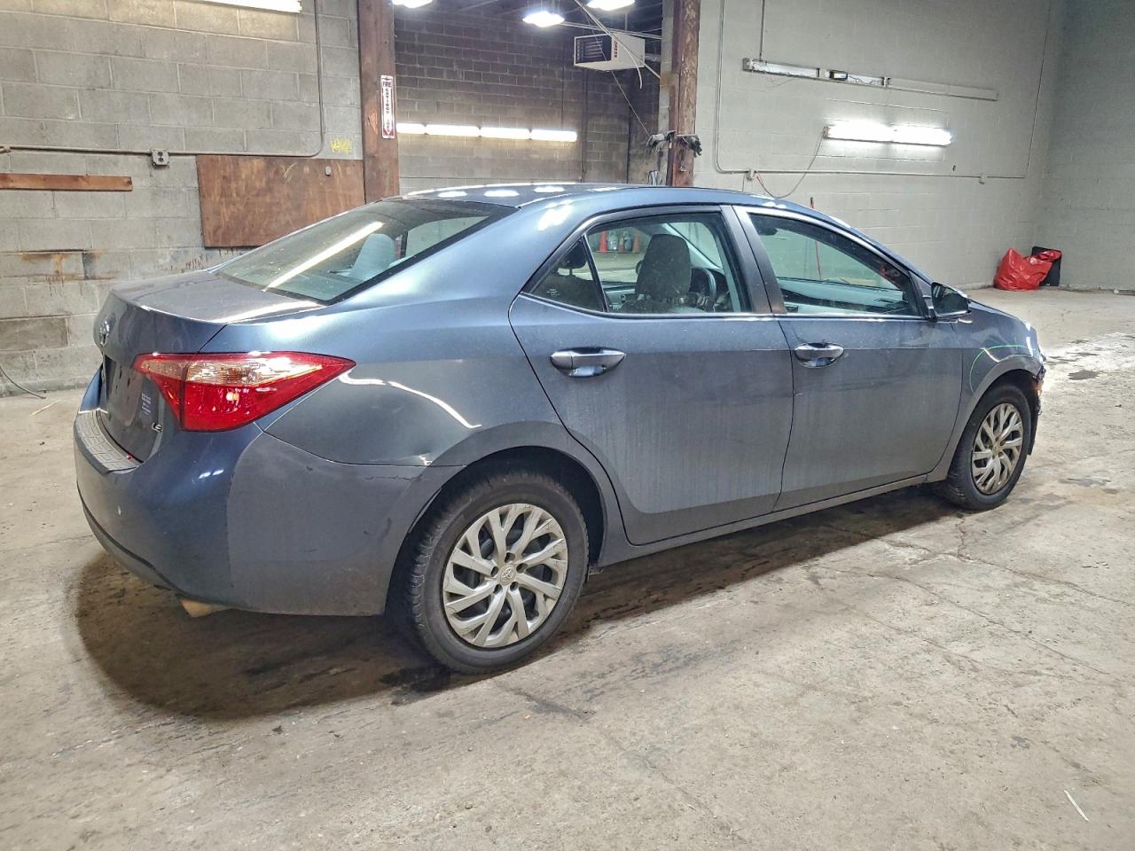 2017 TOYOTA COROLLA L photo 3