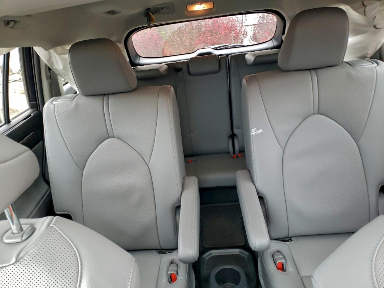2023 TOYOTA HIGHLANDER L photo 10