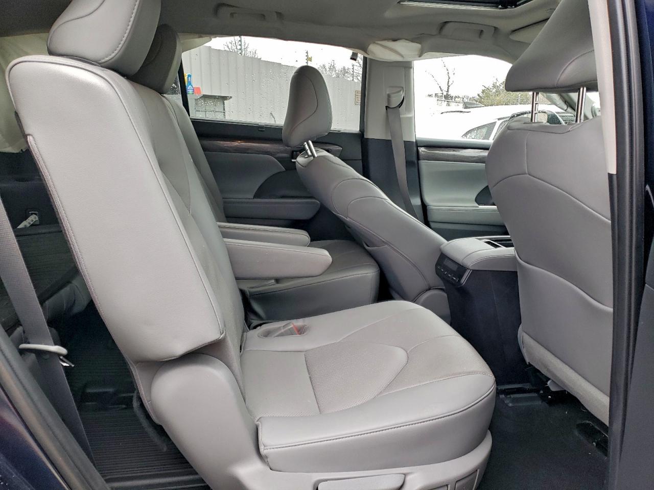2023 TOYOTA HIGHLANDER L photo 11