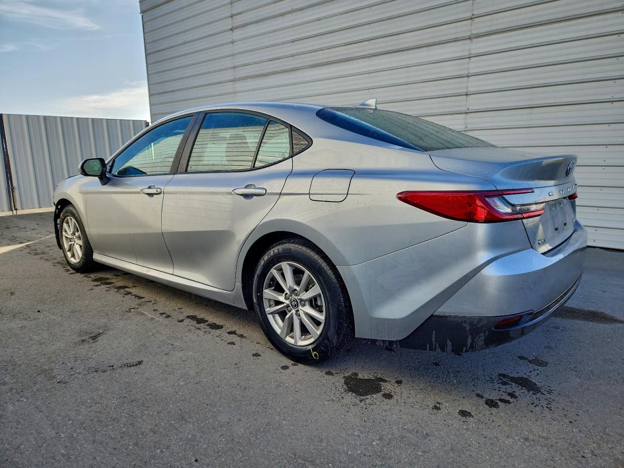 2025 TOYOTA CAMRY XSE photo 3