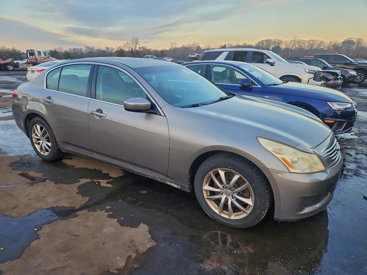 2009 INFINITI G37 photo 7