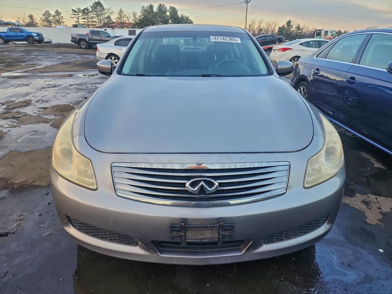 2009 INFINITI G37 photo 9
