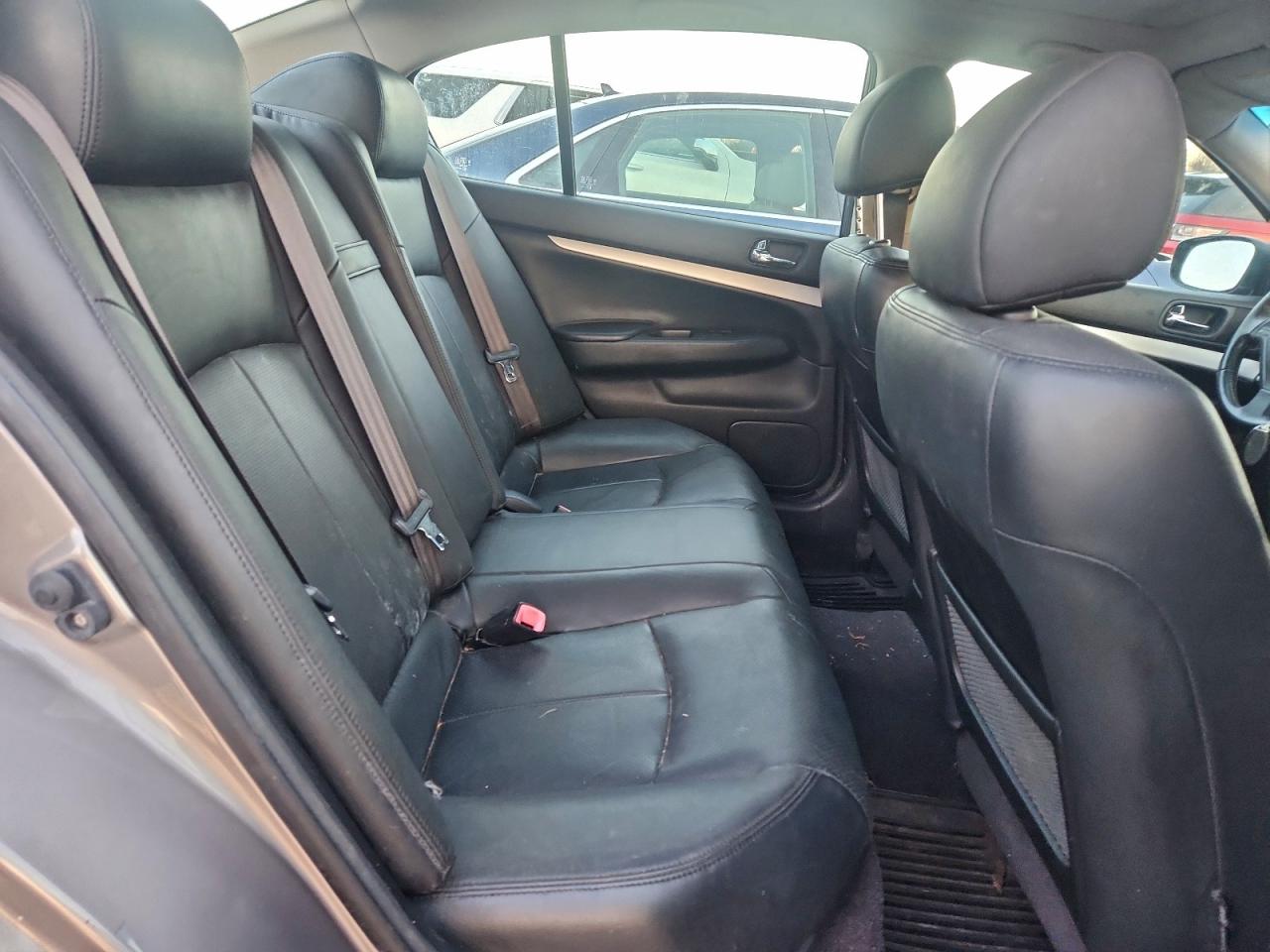 2009 INFINITI G37 photo 19