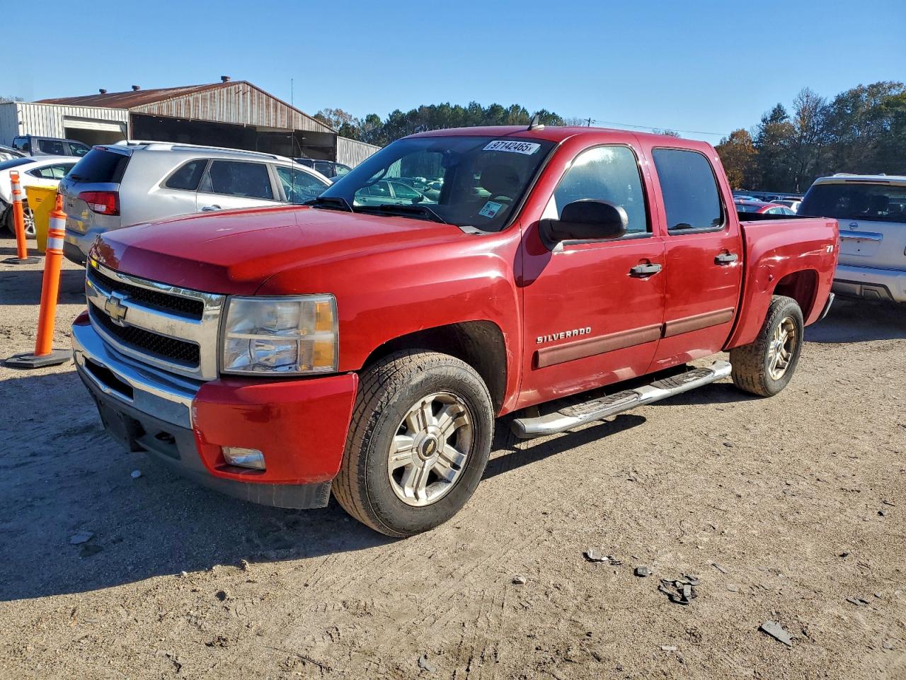 2010 CHEVROLET SILVERADO C1500 LT — MINOR DENT/SCRATCHES damage — photo 1