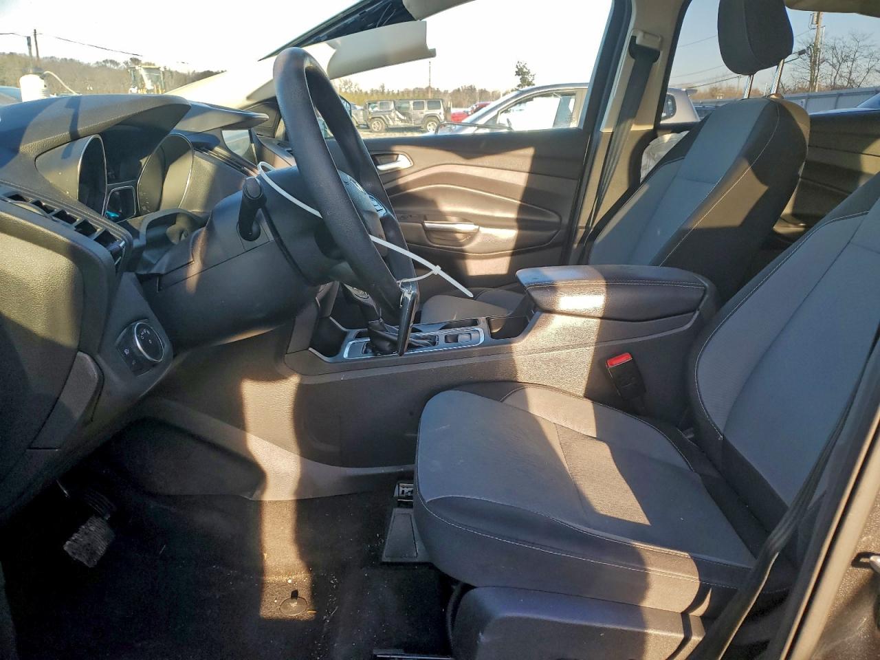 2019 FORD ESCAPE SE photo 13