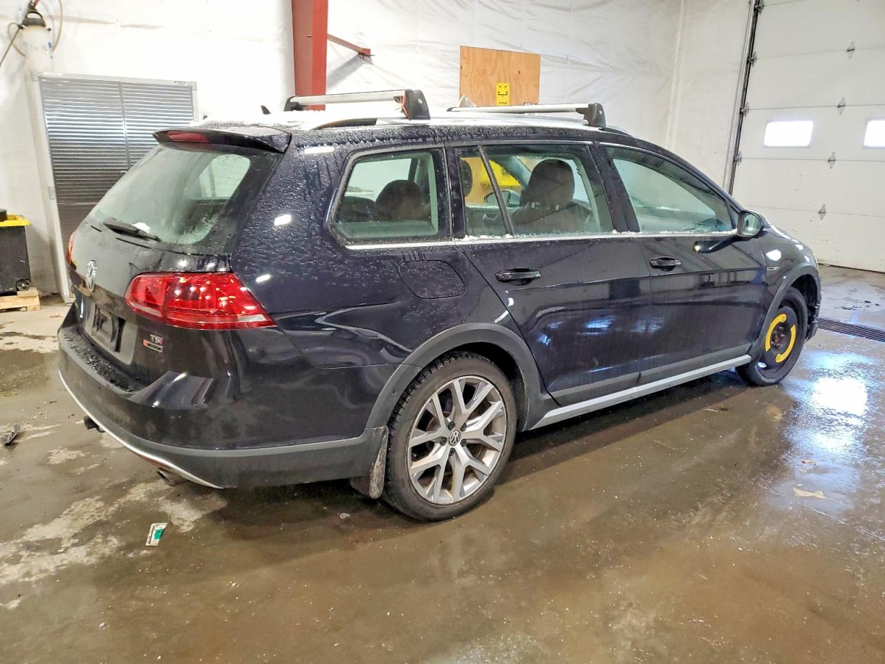 2017 VOLKSWAGEN GOLF ALLTRACK S photo 3